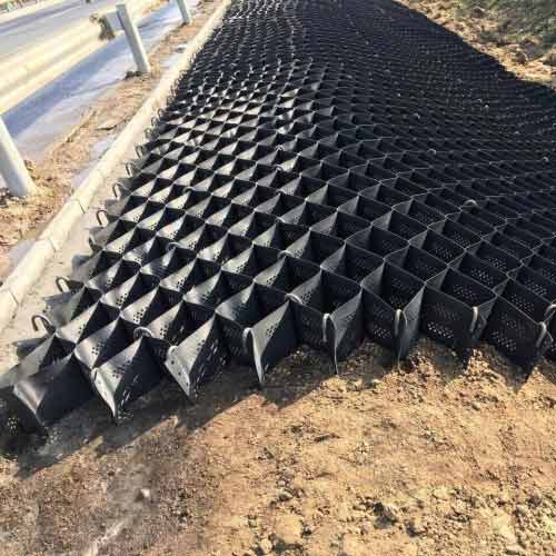 Geocell in Road Construction: Pavement Reinforcement Solutions