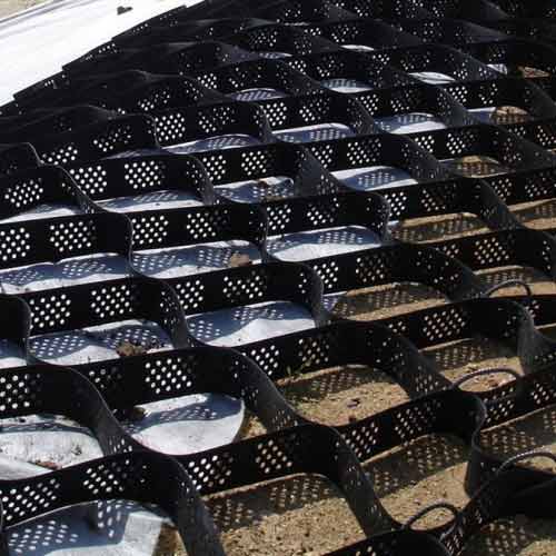 Geocell vs Geogrid: Soil Reinforcement Comparison and Applications